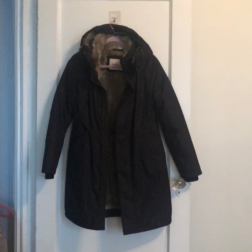 Aritzia-Babaton
Oskar Parka - Picture 14 of 16